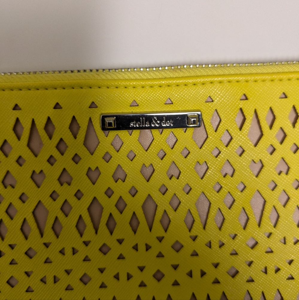 Stella &  Dot nwot lemon yellow clutch with lots of roomy pockets